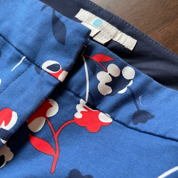 BODENUSA PANTS. SIZE 6. Beautiful royal, navy, red and white floral print. - Picture 9 of 11